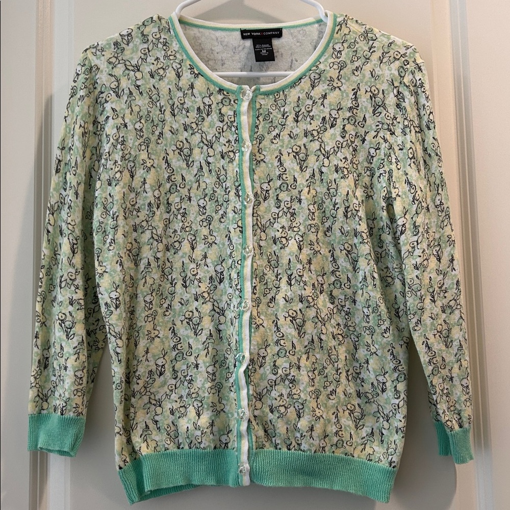 New York & Company Floral Cardigan  Button Down lightweight preppy Sweater sizeM